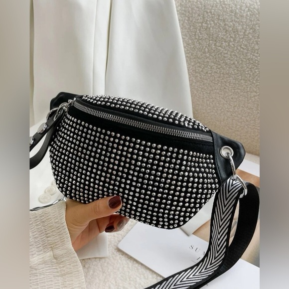 New Fanny Pack, Crossbody Bag - Picture 4 of 6